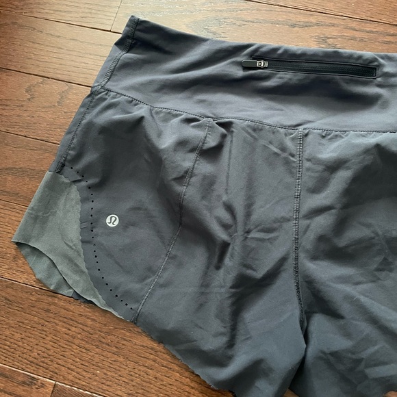 lululemon athletica Women's Smooth Stride Shorts - Gray - Picture 8 of 9